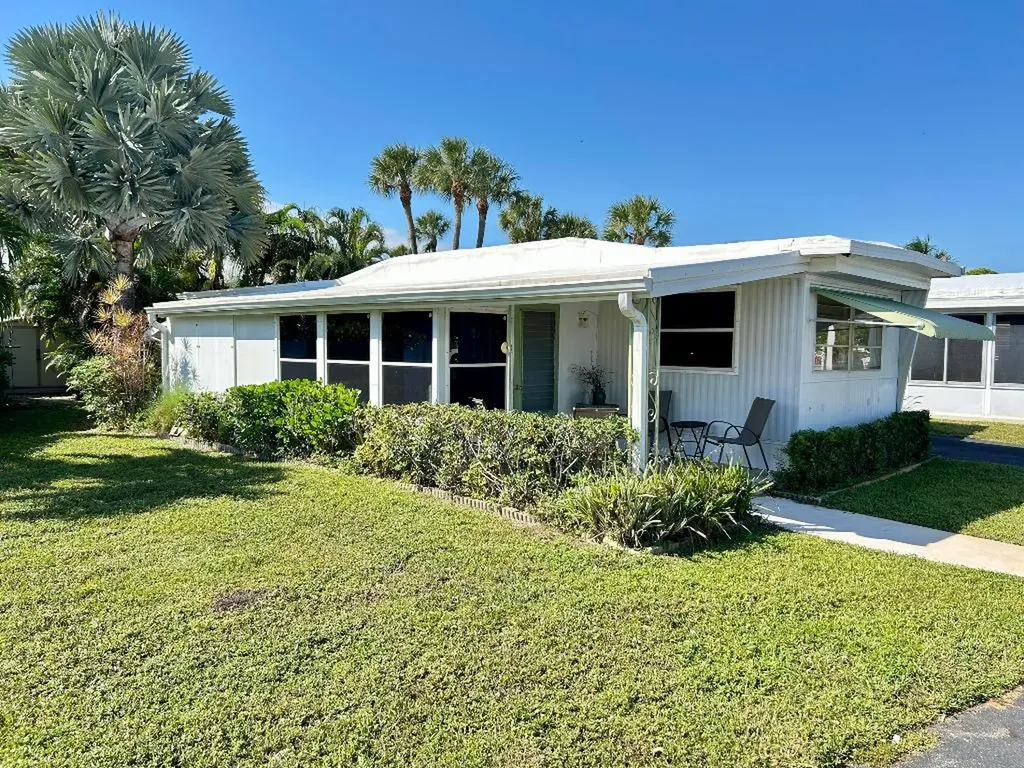 425 E Bougainvillea Drive Deerfield Beach FL 33442
