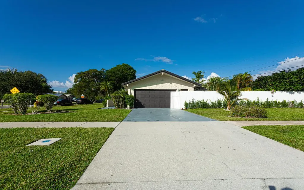 2013 Ardley Road North Palm Beach FL 33408