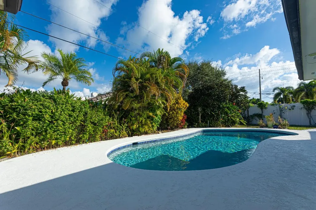 2013 Ardley Road North Palm Beach FL 33408