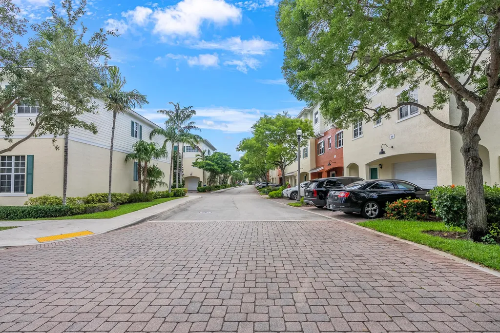 621 SW 2nd Drive Pompano Beach FL 33060