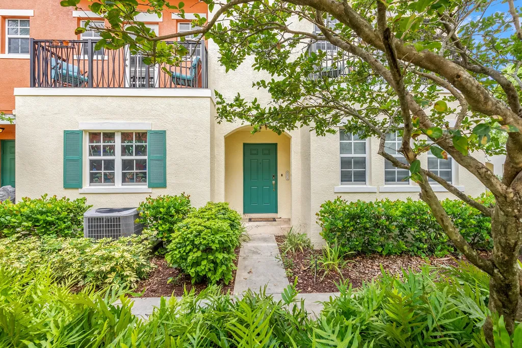 621 SW 2nd Drive Pompano Beach FL 33060