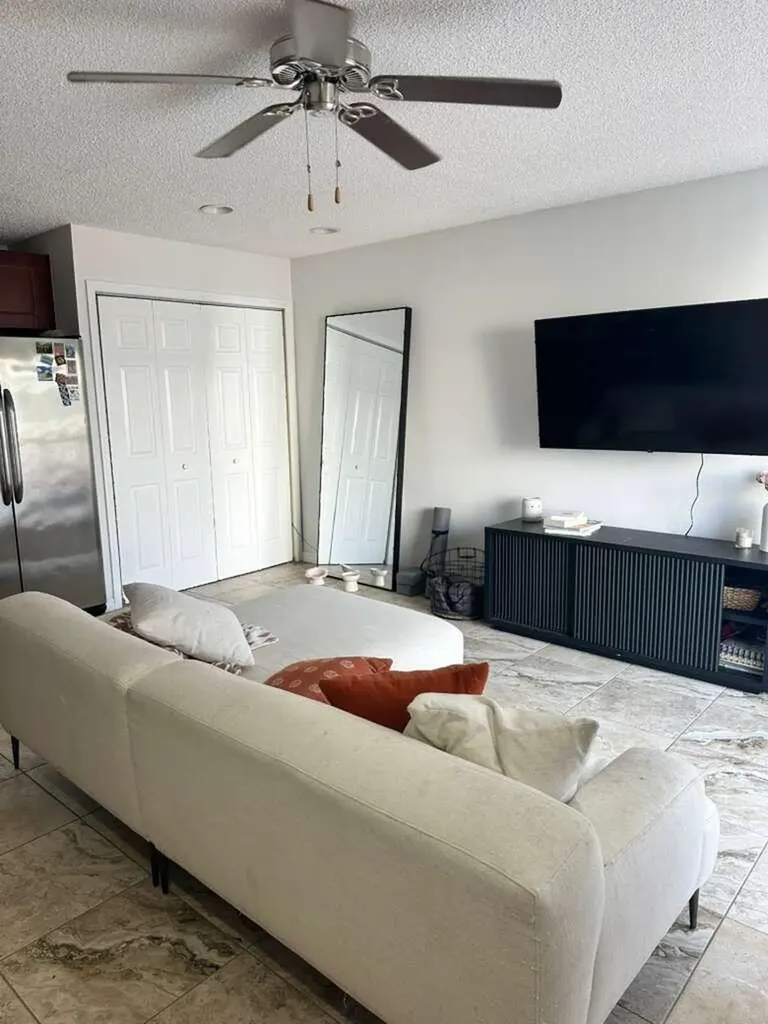 637 Executive Center Drive N West Palm Beach FL 33401