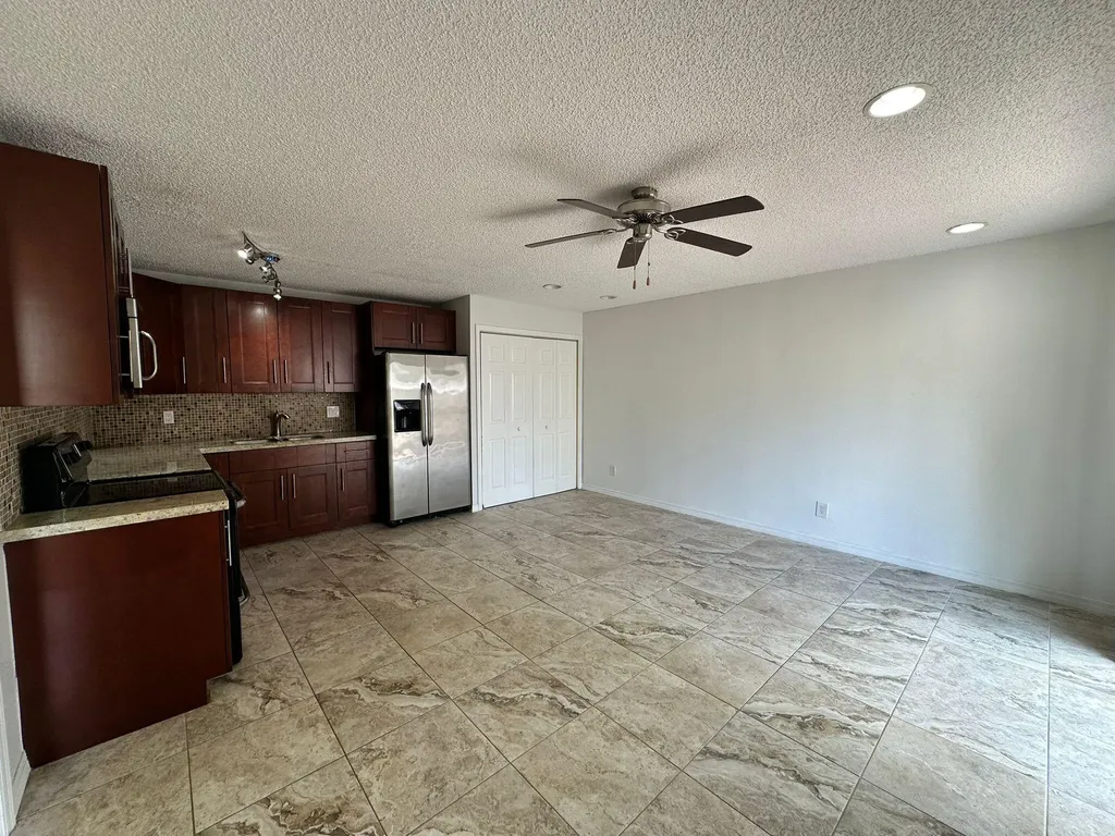 637 Executive Center Drive N West Palm Beach FL 33401