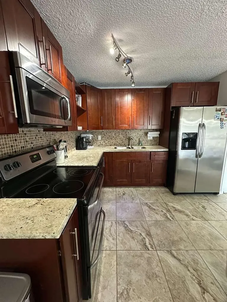 637 Executive Center Drive N West Palm Beach FL 33401
