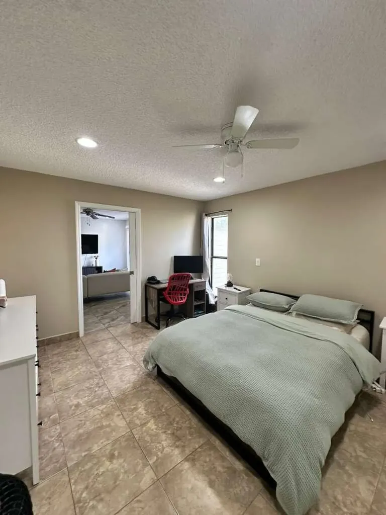 637 Executive Center Drive N West Palm Beach FL 33401