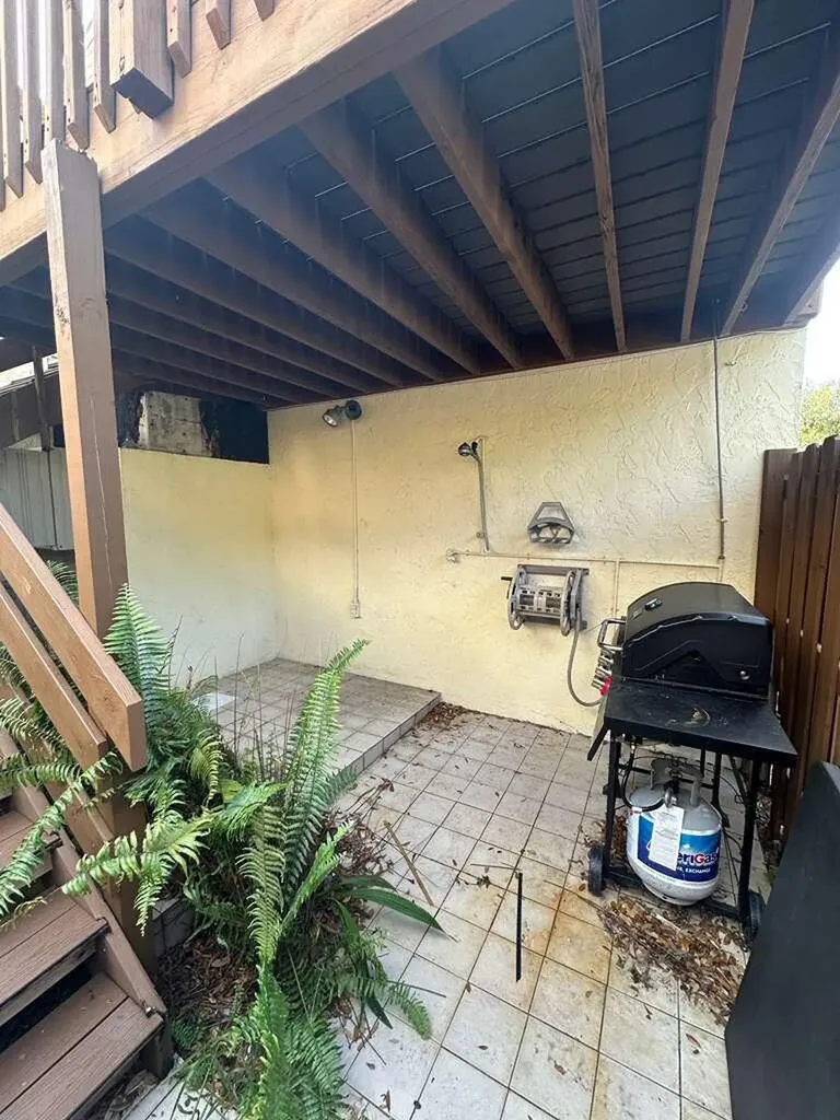 637 Executive Center Drive N West Palm Beach FL 33401