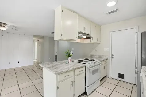 2832 Mcarthur Street Tallahassee FL 32310