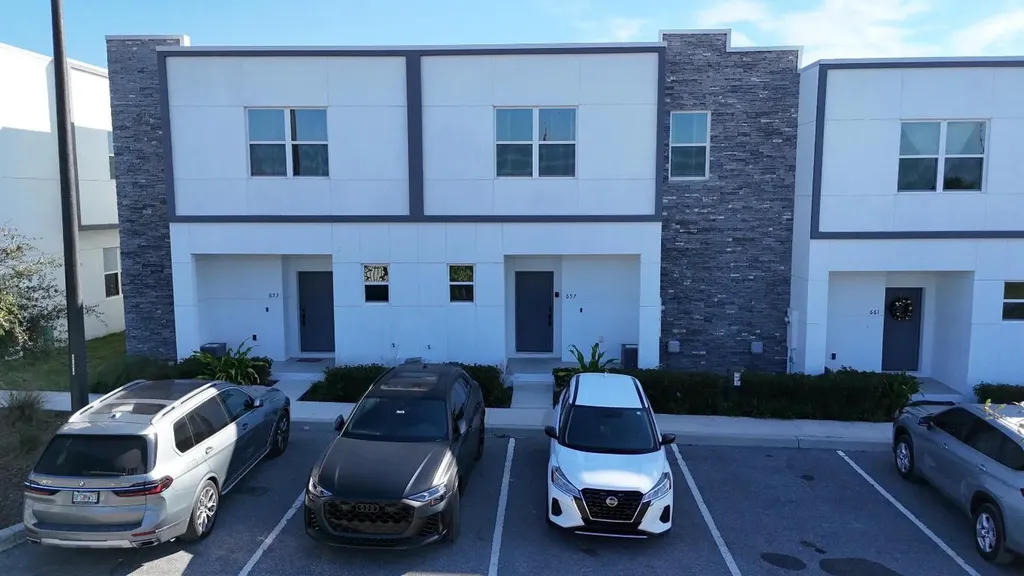 653 Trikomo Drive Davenport FL 33896