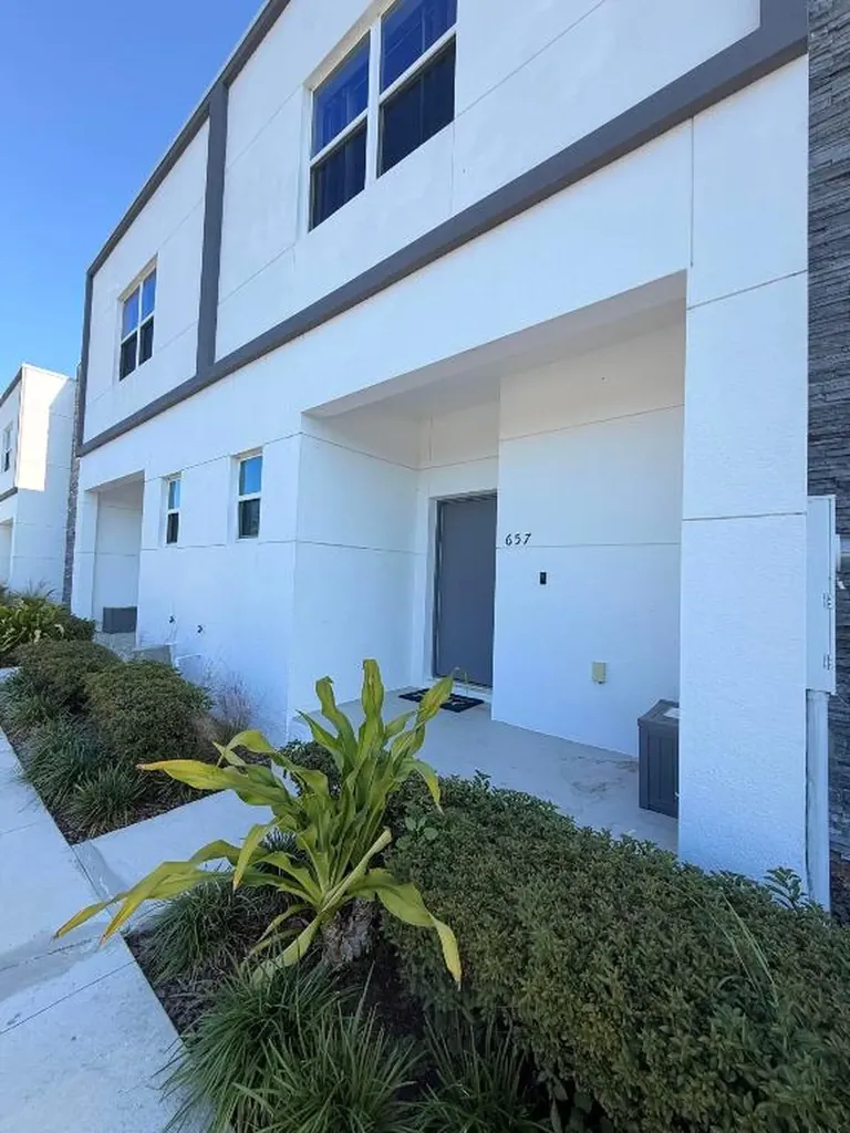 653 Trikomo Drive Davenport FL 33896