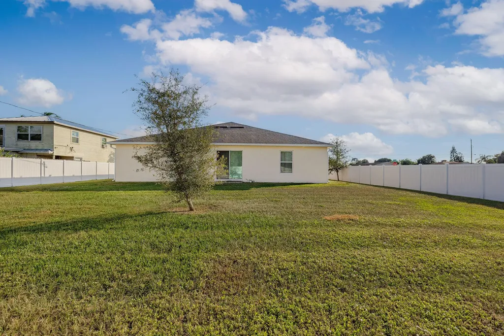 597 NW Kilpatrick Avenue Port St Lucie FL 34983