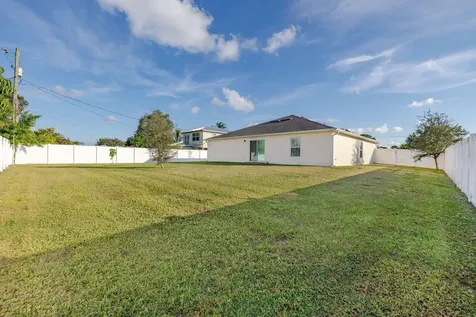 597 NW Kilpatrick Avenue Port St Lucie FL 34983
