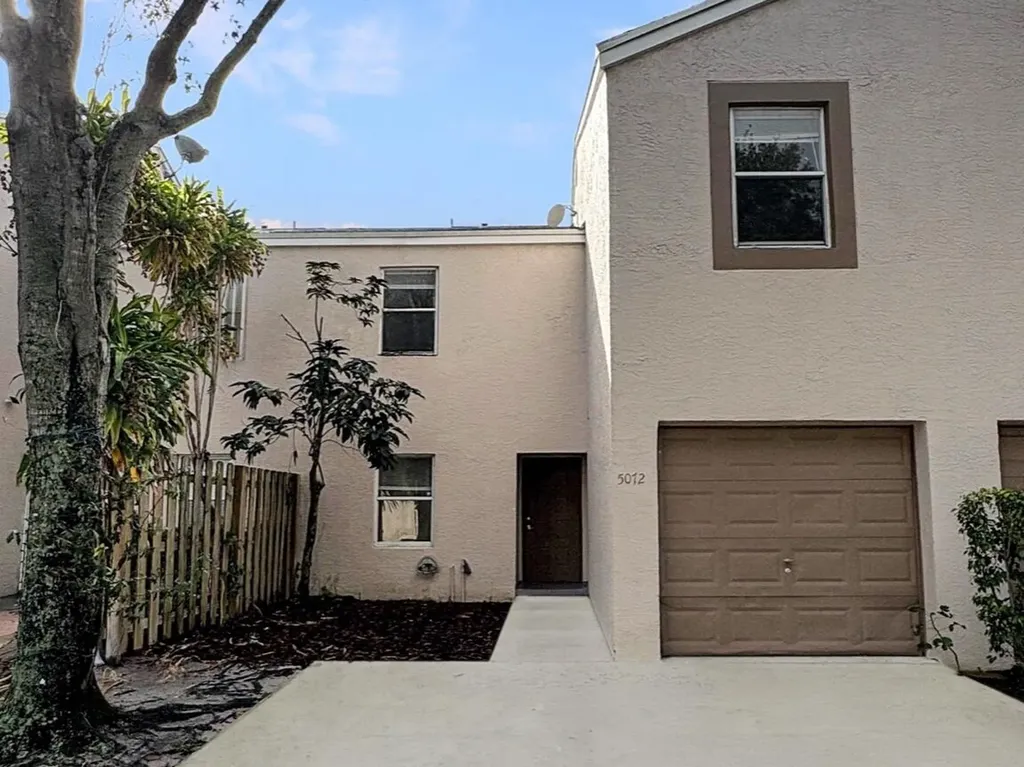 5072 Pine Abbey Drive S West Palm Beach FL 33415