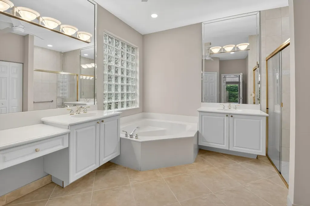 7232 Morocca Lake Drive Delray Beach FL 33446