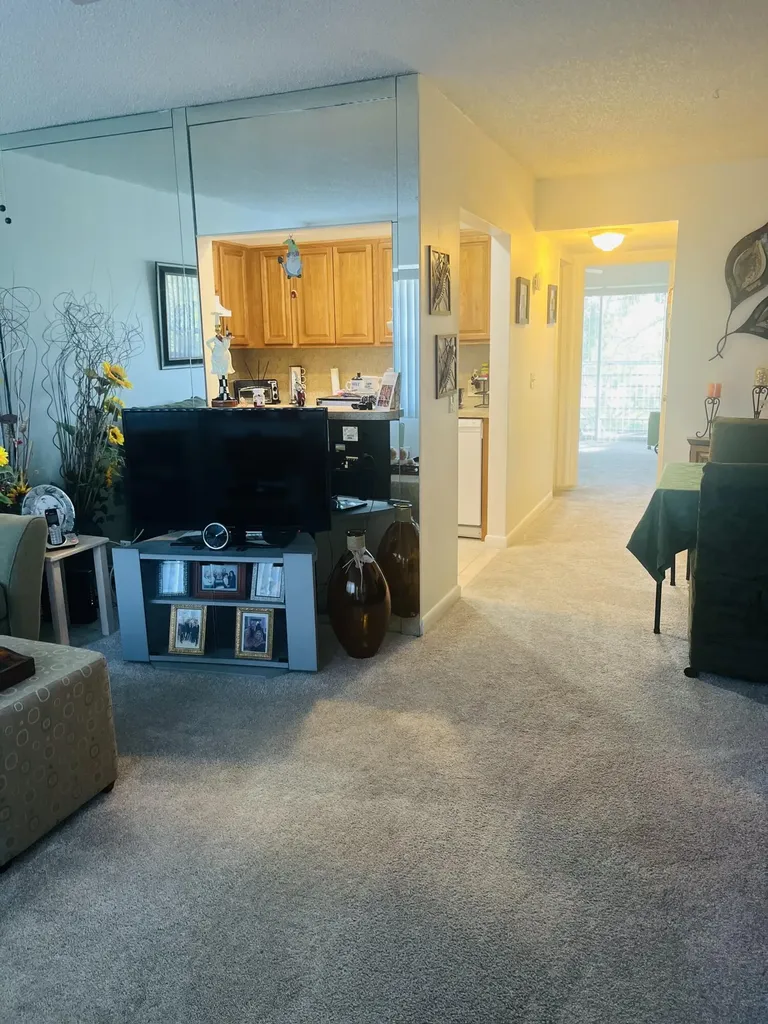 287 Suffolk G Boca Raton FL 33434