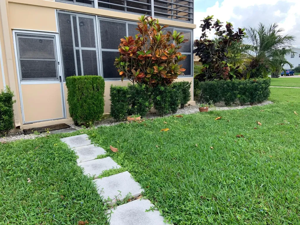 200 Sheffield I West Palm Beach FL 33417