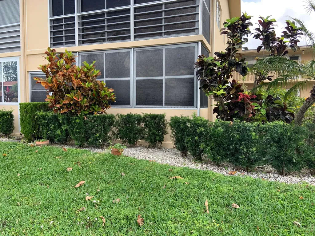 200 Sheffield I West Palm Beach FL 33417