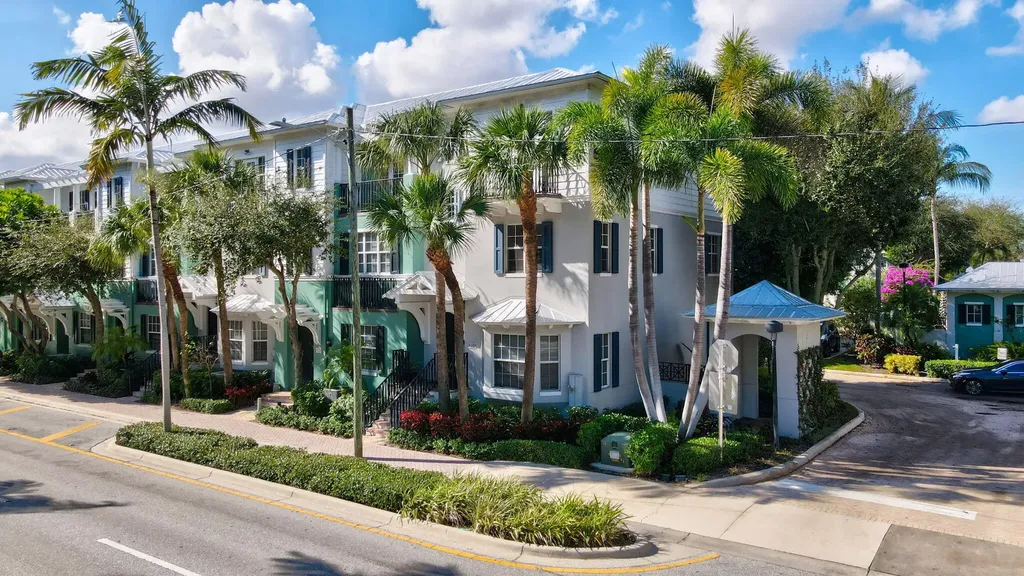 349 E Mallory Circle Delray Beach FL 33483
