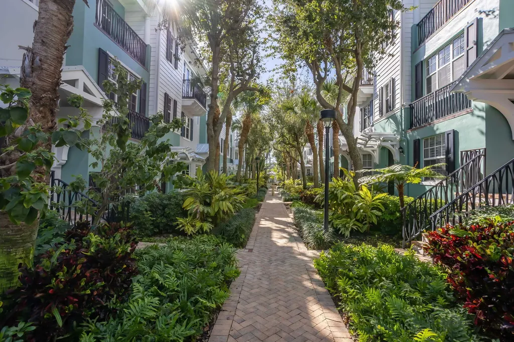 349 E Mallory Circle Delray Beach FL 33483