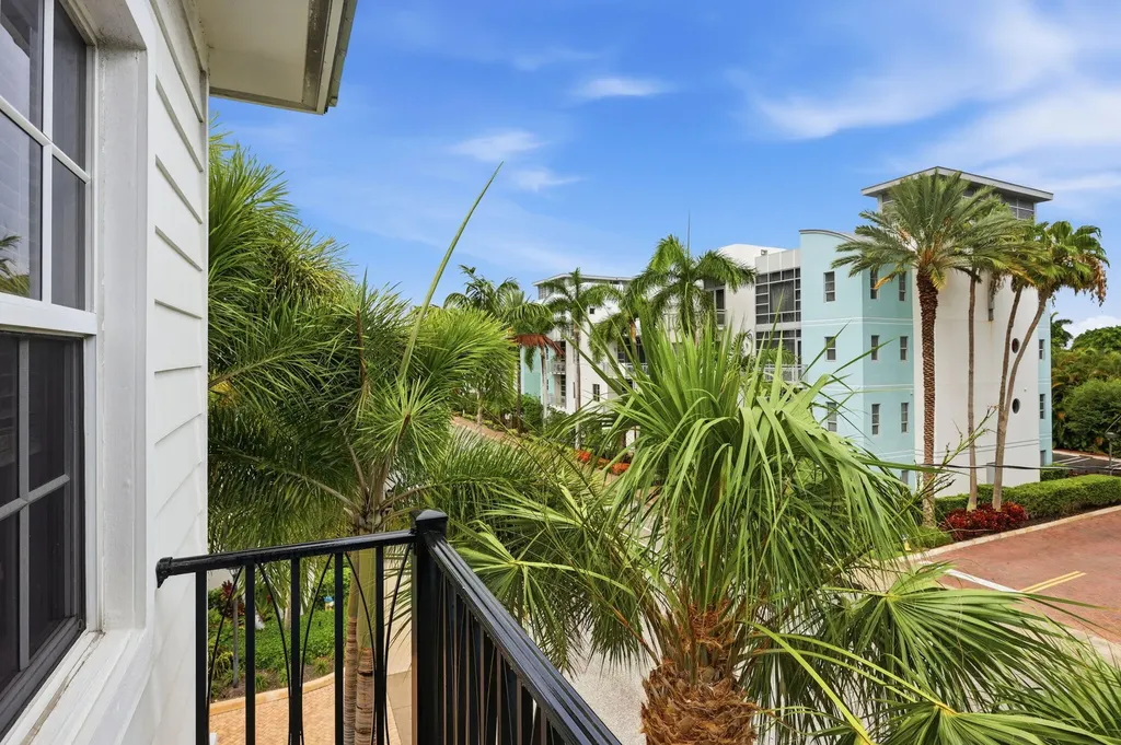 349 E Mallory Circle Delray Beach FL 33483
