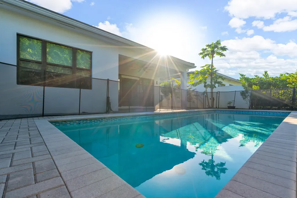 8281 Oceanus Drive Boca Raton FL 33496