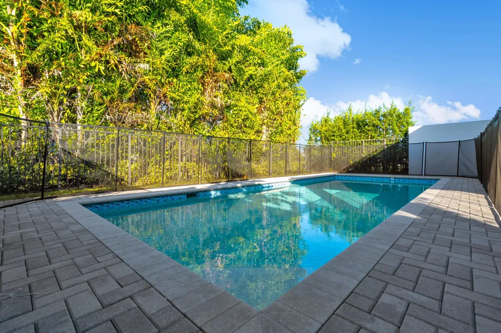 8281 Oceanus Drive Boca Raton FL 33496