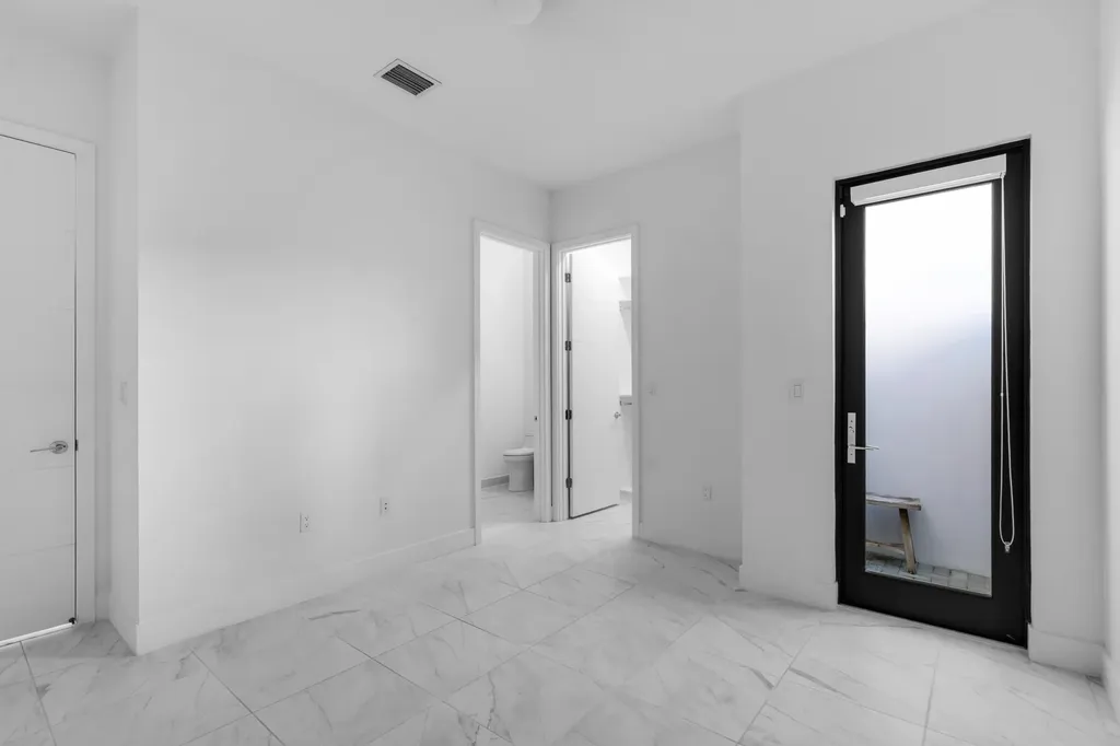 8281 Oceanus Drive Boca Raton FL 33496