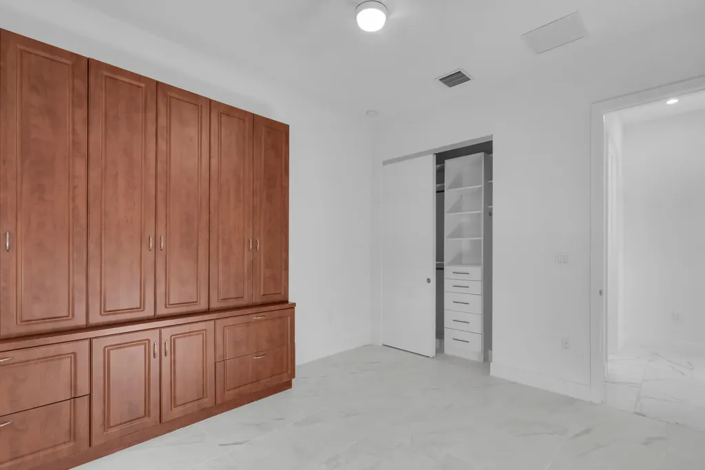 8281 Oceanus Drive Boca Raton FL 33496