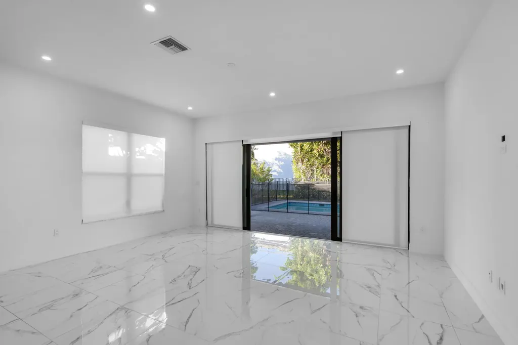 8281 Oceanus Drive Boca Raton FL 33496