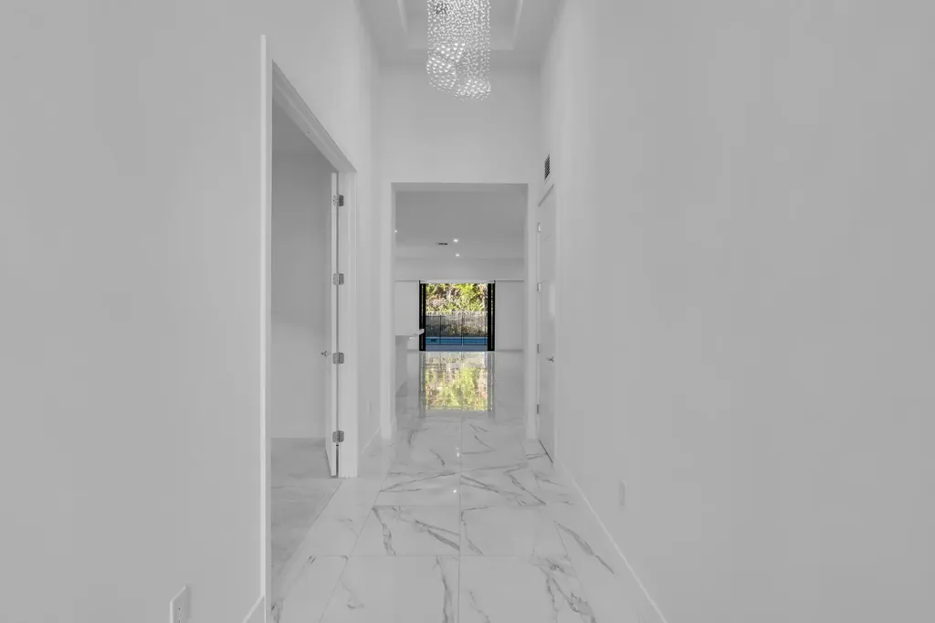 8281 Oceanus Drive Boca Raton FL 33496