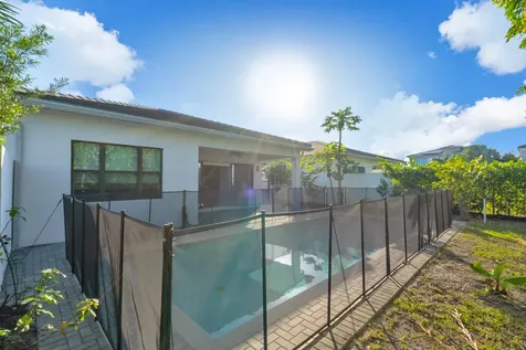 8281 Oceanus Drive Boca Raton FL 33496