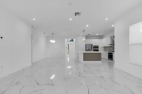 8281 Oceanus Drive Boca Raton FL 33496