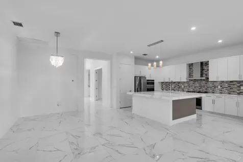 8281 Oceanus Drive Boca Raton FL 33496