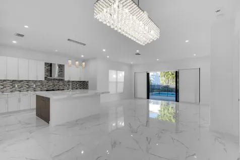 8281 Oceanus Drive Boca Raton FL 33496