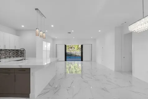 8281 Oceanus Drive Boca Raton FL 33496