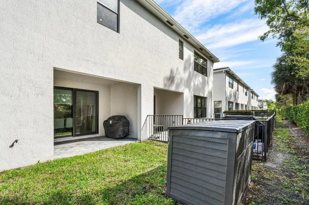 8710 Corvus Drive Lake Worth FL 33467