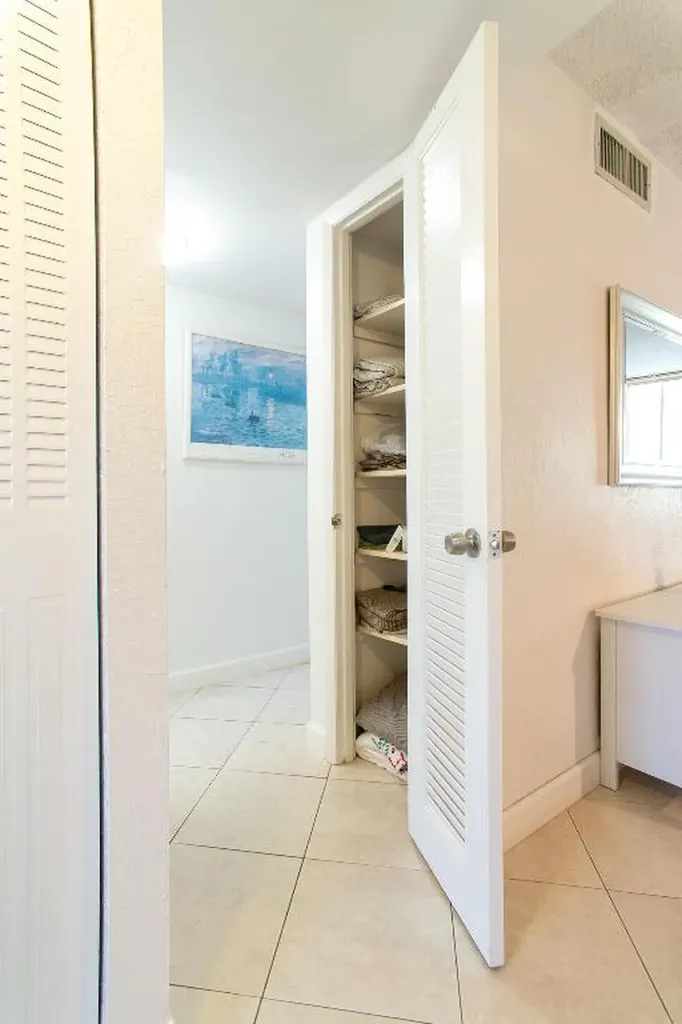 3091 E Sun Sunrise Lakes Drive E Sunrise FL 33322