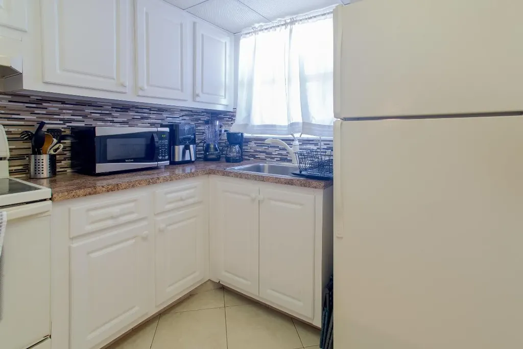 3091 E Sun Sunrise Lakes Drive E Sunrise FL 33322