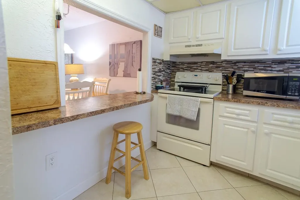 3091 E Sun Sunrise Lakes Drive E Sunrise FL 33322