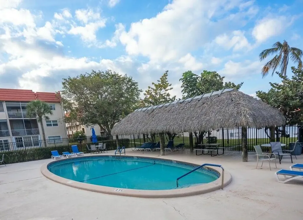 3091 E Sun Sunrise Lakes Drive E Sunrise FL 33322