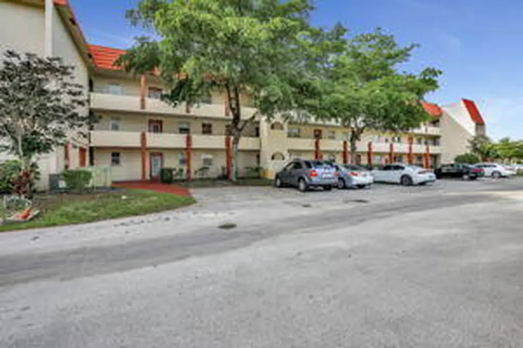 3091 E Sun Sunrise Lakes Drive E Sunrise FL 33322