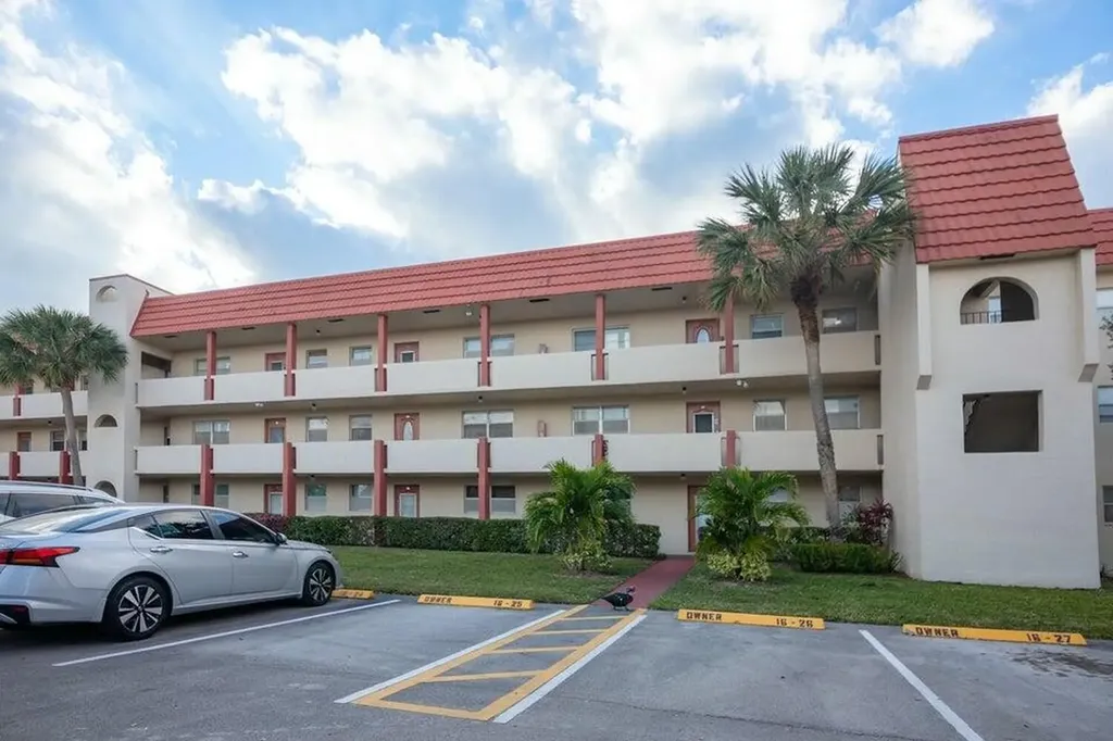 3091 E Sun Sunrise Lakes Drive E Sunrise FL 33322