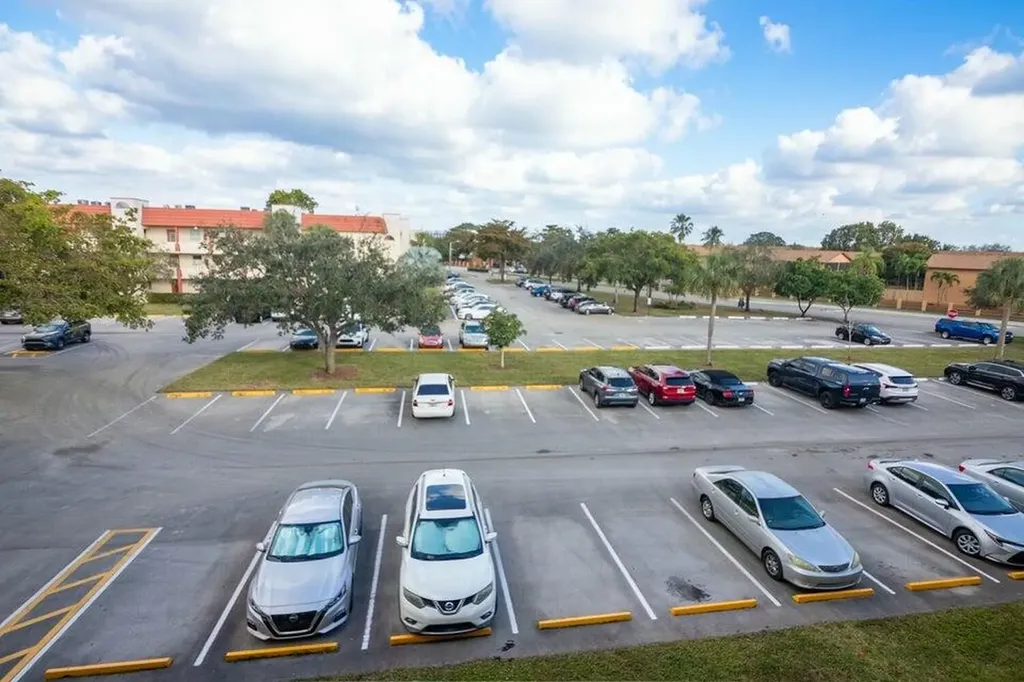 3091 E Sun Sunrise Lakes Drive E Sunrise FL 33322