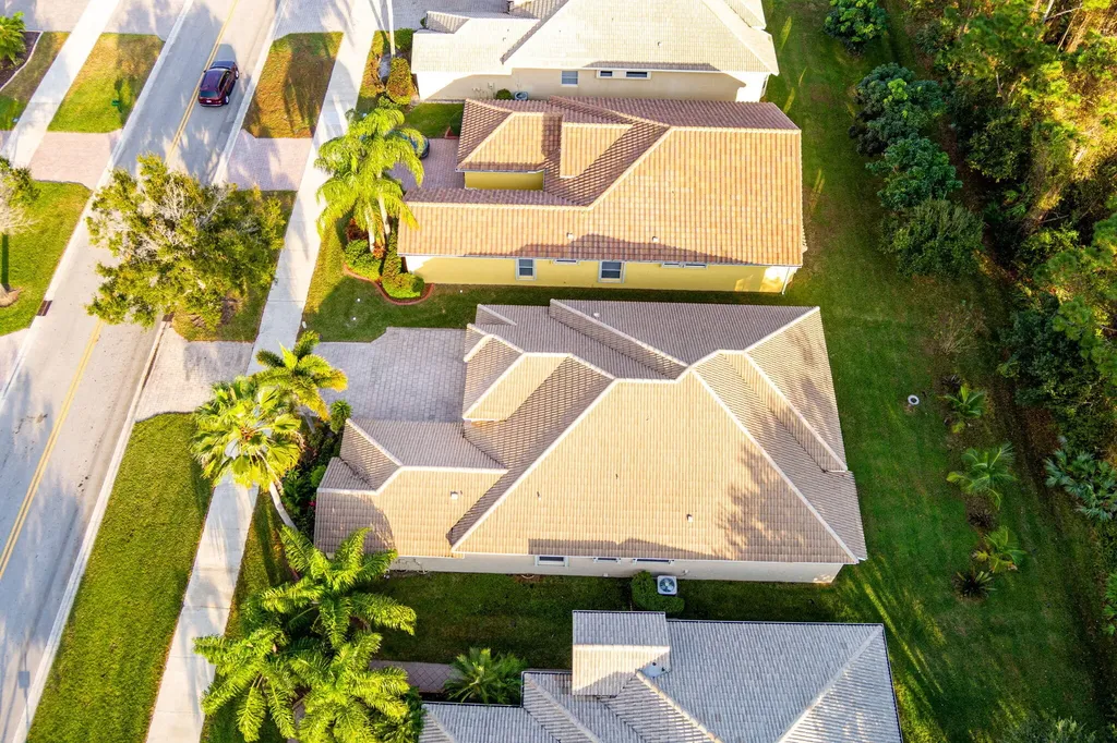 665 SW Lake Charles Circle Port St Lucie FL 34986