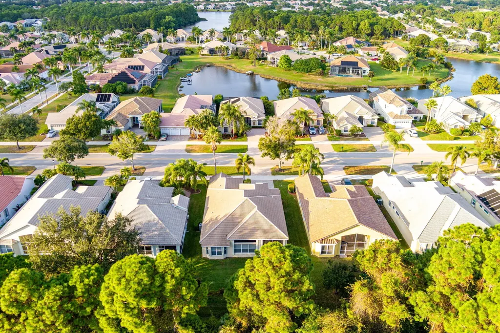665 SW Lake Charles Circle Port St Lucie FL 34986