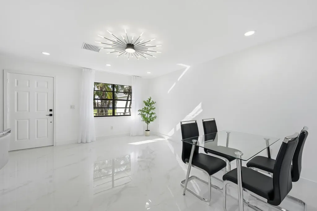 571 Piedmont L Delray Beach FL 33484