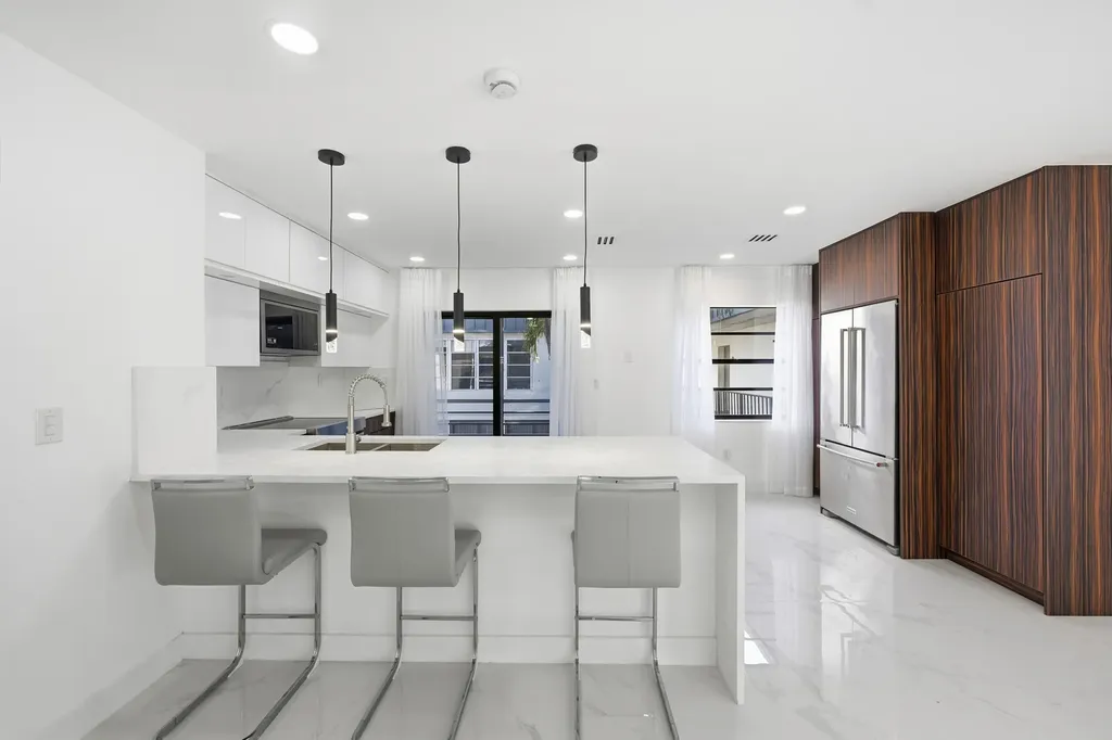 571 Piedmont L Delray Beach FL 33484
