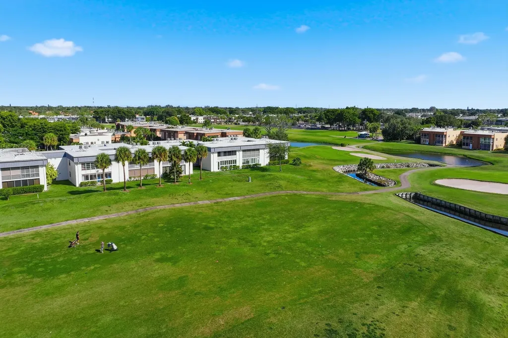 571 Piedmont L Delray Beach FL 33484