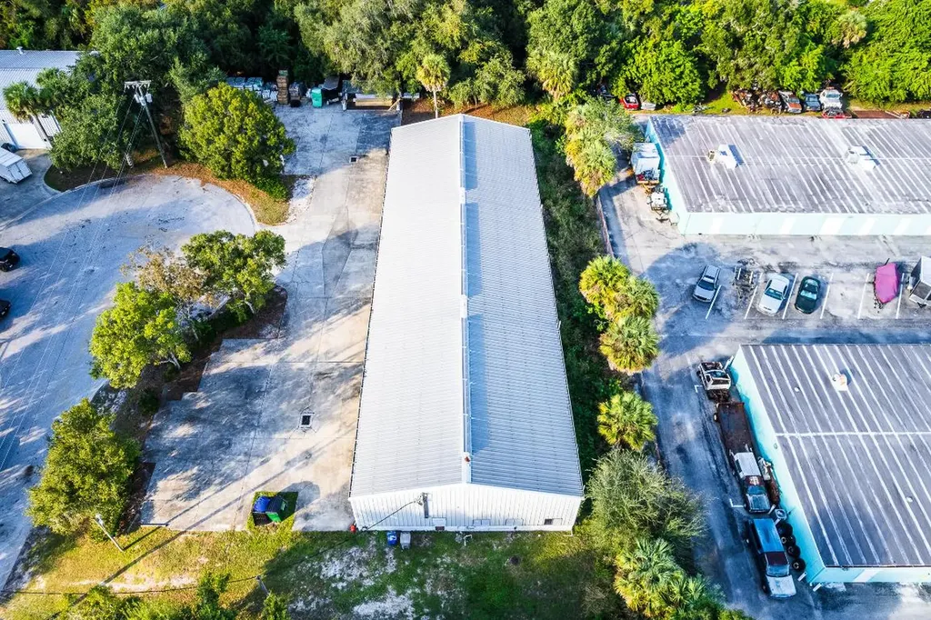820 35th Court SW Vero Beach FL 32968