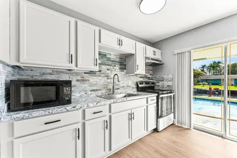 2000 NW 33rd Court Oakland Park FL 33309