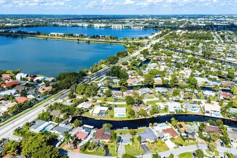 2000 NW 33rd Court Oakland Park FL 33309